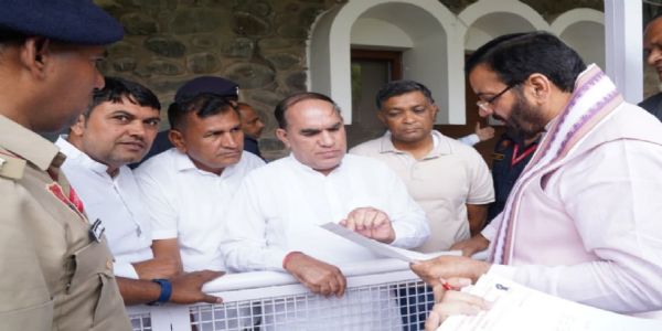 जुर्माना माफी को लेकर मुख्यमंत्री से मिला प्रतिनिधिमंडल