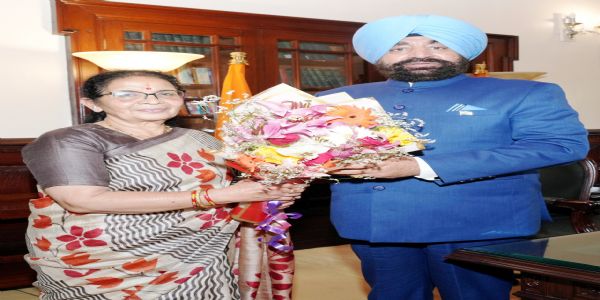 मेयर, पालिकाध्यक्ष व वनाधिकरी सहित कई लोगों ने की शिष्टाचार भेंट