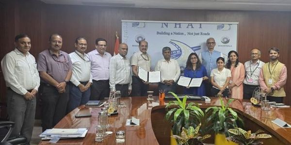 एनसीएईआर के साथ एमओयू पर हस्ताक्षर के बाद अधिकारी। एनसीएईआर के साथ एमओयू पर हस्ताक्षर के बाद अधिकारी।