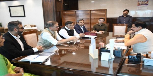 हिंदुस्तान कोका-कोला बेवरेजेस के मुख्य कार्यकारी अधिकारी हेमंत रुपानी ने मुख्यमंत्री से की मुलाकात हिंदुस्तान कोका-कोला बेवरेजेस के मुख्य कार्यकारी अधिकारी हेमंत रुपानी ने मुख्यमंत्री से की मुलाकात