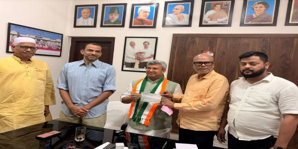 बांका के पूर्व विधानसभा प्रत्याशी जवाहर कुमार झा कांग्रेस में शामिल