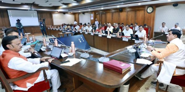 मप्र कैबिनेटः राज्य के सर्वांगीण विकास के लिए 5,960 करोड़ रुपये की योजनाओं और जनहितैषी कार्यों को मंजूरी
