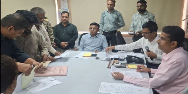 दमोह: जनसुनवाई में उठा सीताबावरी श्मशान घाट भूमि का मुद्दा, कलेक्टर ने दिए जांच के निर्देश