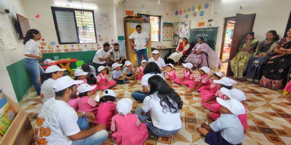ठाणे में आंगनवाड़ी में ओलंपिक डे मना अंतरराष्ट्रीय एथलीट बच्चों के बीच