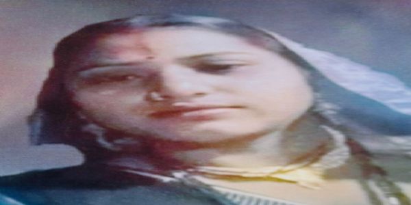 विवाहिता की मौत के मामले ने पकड़ा तूल, परिजनों ने एसपी से मिलकर मांगा न्याय