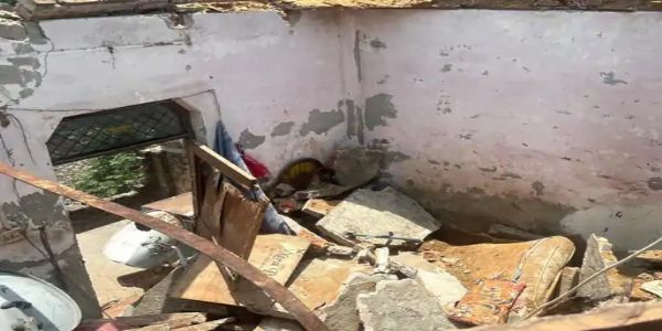पलवल में मकान की छत गिरने से किशोरी की मौत, माता-पिता व भाई घायल