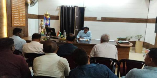 रायगढ़ नगर निगम आयुक्त ने की राजस्व विभाग समीक्षा बैठक