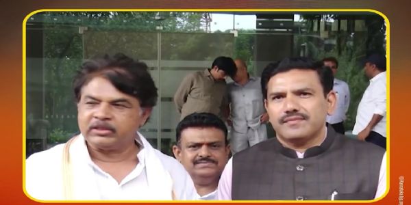 कर्नाटक प्रदेश अध्यक्ष बी वाई विजयेंद्र और विधानसभा में नेता प्रतिपक्ष आर अशोक कर्नाटक प्रदेश अध्यक्ष बी वाई विजयेंद्र और विधानसभा में नेता प्रतिपक्ष आर अशोक
