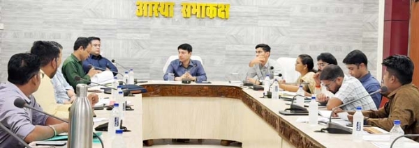 किसानों को आर्थिक सुरक्षा देने कलेक्टर ने दिए शत-प्रतिशत फसल बीमा के निर्देश