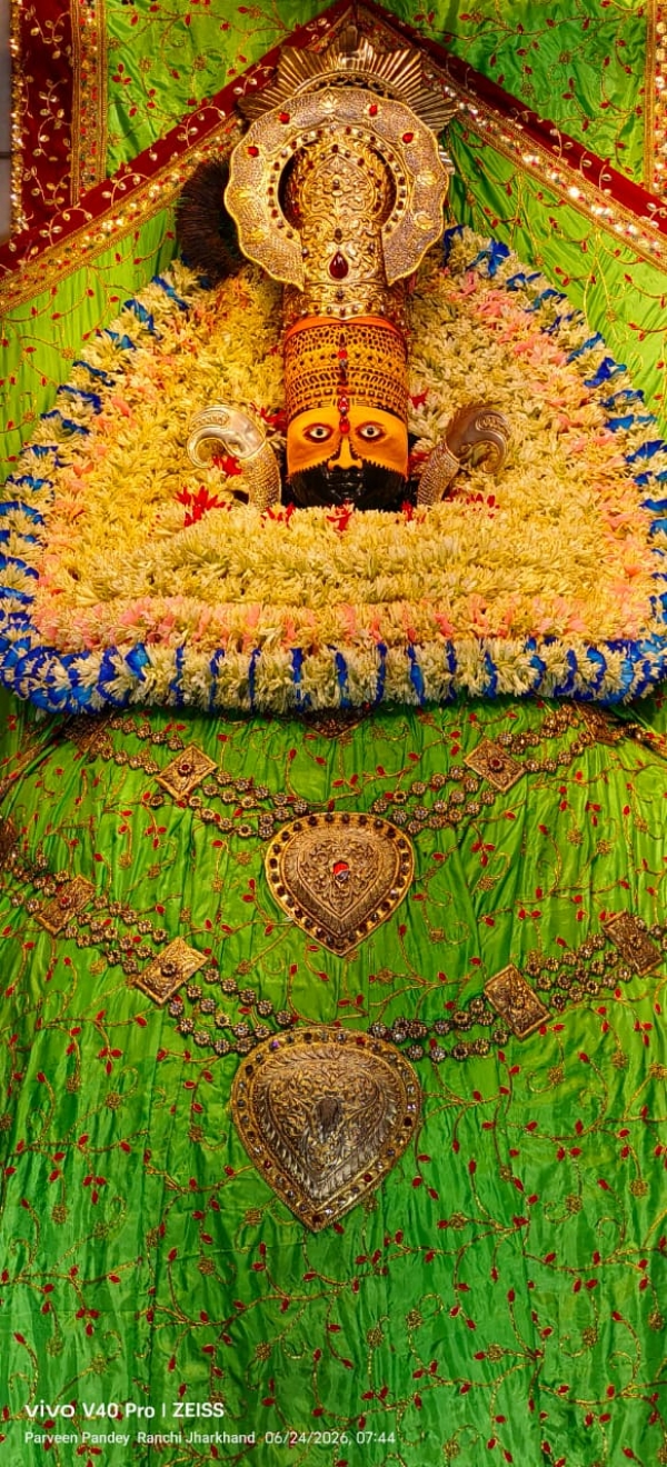 मंदीर में बाबा श्यामा की तस्वीर