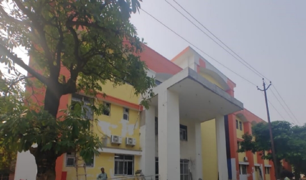 गोरखपुर के बीआरडी मेडिकल कॉलेज में बन रहा क्रिटिकल केयर हॉस्पिटल ब्लॉक