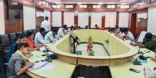 राजभाषा हिंदी के प्रति किया जागरूक