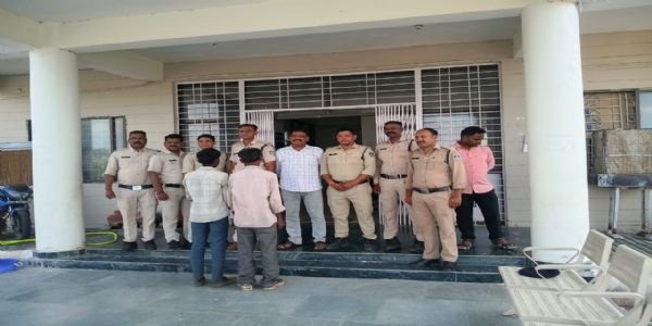 सागर: रास्ते के विवाद में पिता-पुत्र ने लाठी-डंडों से पीट-पीटकर की हत्या, शव कुएं में फेंका