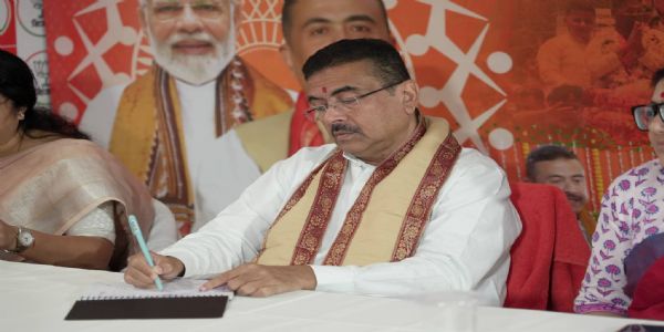 शुभेंदु अधिकारी ने जनता दरबार में सुनीं जन शिकायतें