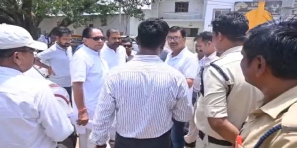 सूरजपुर : भाजपा के पूर्व जिला महामंत्री ने अवैध कब्जा हटाने गए तहसीलदार को दी 