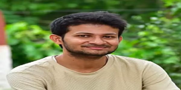 गांव लाया गया लखनऊ अग्निकांड में मृत युवक का शव