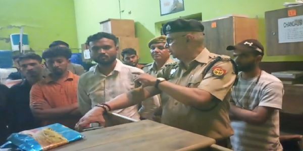 संभल में चेकिंग अभियान से घबरा कर कई कोचिंग संचालक ताला लगाकर हुए फरार
