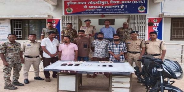 सुने मकान से 10 लाख के जेवरात चोरी के पांच आराेपित गिरफ्तार