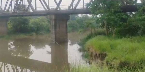 जमीन कटाव से बालुरघाट के फतेपुर में दहशत