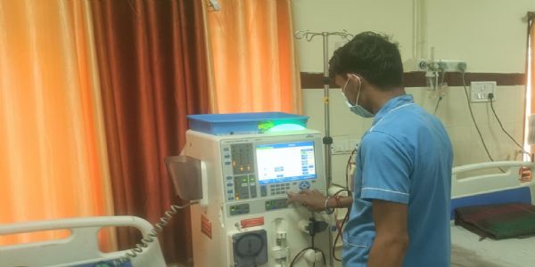 जिला अस्पताल के डायलिसिस केंद्र से मिल रही किडनी मरीजों को मदद, अब तक 14 हज़ार से अधिक सेशन