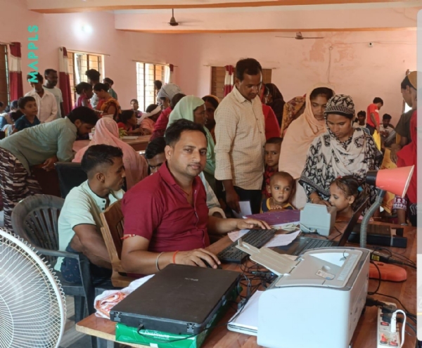 जिले के विभिन्न प्रखंडों में 0-5 वर्ष के बच्चों के लिए विशेष आधार कार्ड कैंप