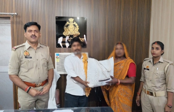 *पुलिस की पहल से महिला को सुरक्षित मिला सामान, जताया आभार*