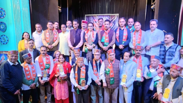 भाजपा नेता कार्यक्रम के दौरान