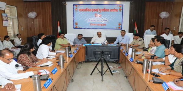 झाबुआ: प्रशासनिक इकाइयों के पुनर्गठन एवं युक्तियुक्तकरण संबंधी बैठक आयोजित