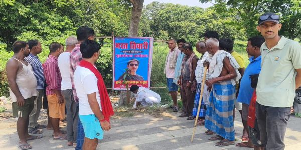 भरत तिवारी को न्याय दिलाने की मांग तेज, पौधारोपण कर दी श्रद्धांजलि