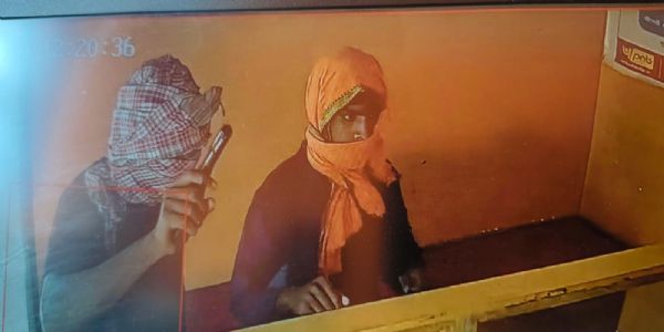 प्रज्ञा केन्द्र से दो मिनट में एक लाख की लूट