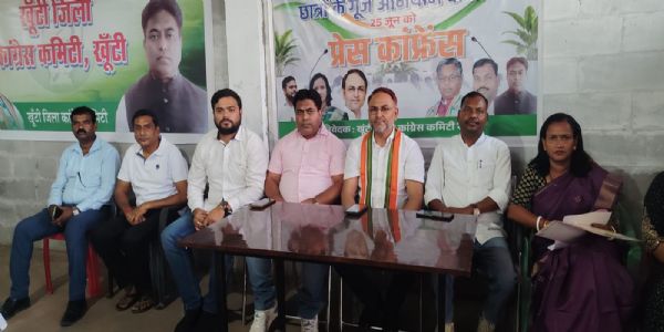 शिक्षा मंत्री को अविलंब बर्खास्त करें : डॉ पी नैयर