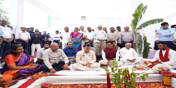 रायपुर : उद्योग मंत्री देवांगन और आवास मंत्री ओपी चौधरी ने गारमेंट मैन्युफैक्चरिंग यूनिट का किया भूमिपूजन