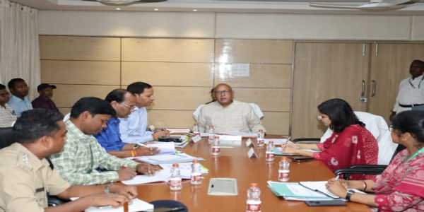 योजनाओं के संचालन में आने वाली चुनौतियों की जानकारी दें समिति को : सरयू
