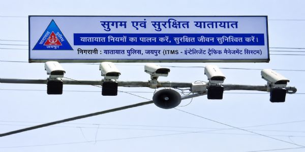 रात के अंधेरे में भी ट्रैफिक नियम तोड़े तो सीधे घर पहुंचेगा चालान