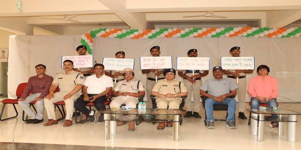 ‘सेफ क्लिक’ अभियान के अंतर्गत प्रदेशभर के नव आरक्षकों को साइबर सुरक्षा एवं जागरूकता का प्रशिक्षण