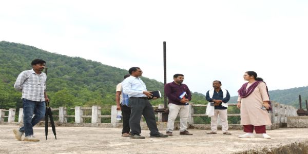 बलरामपुर : खुटपाली डायवर्सन परियोजना का कलेक्टर ने किया निरीक्षण, किसानों को मिलेगी बेहतर सिंचाई सुविधा