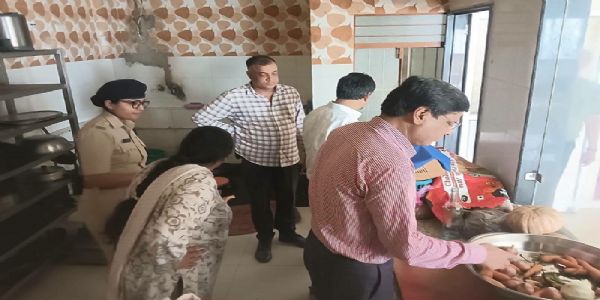 बेसमेंट में संचालित लाइब्रेरी सील, कई कोचिंग संस्थानों को फायर सेफ्टी नोटिस