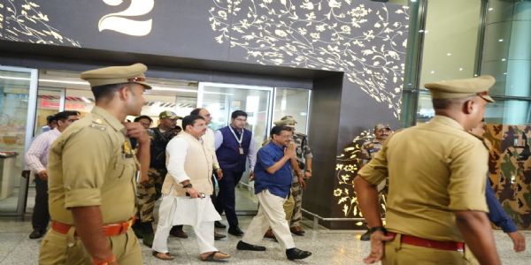 अरविंद केजरीवाल अयोध्या पहुंचे , कहा- राम मंदिर दान चोरी के प्रकरण से दिल बहुत आहत