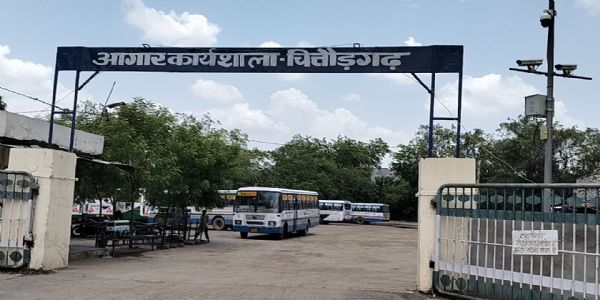 चित्तौड़गढ़ उड़नदस्ते की बड़ी कार्यवाई, उदयपुर से खाटूश्याम जा रही बस में आधे यात्री मिले बेटिकट