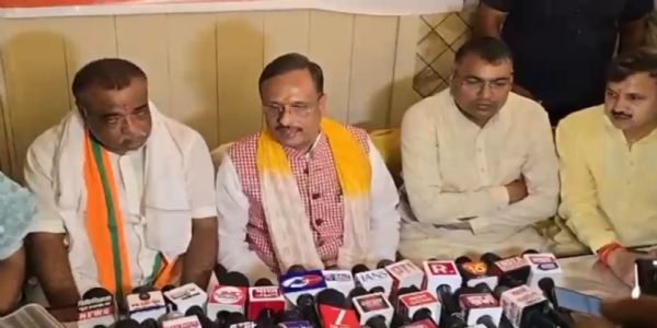 संविधान की रक्षा भाजपा ने की, विपक्ष फैलाता रहा भ्रम: दिनेश शर्मा