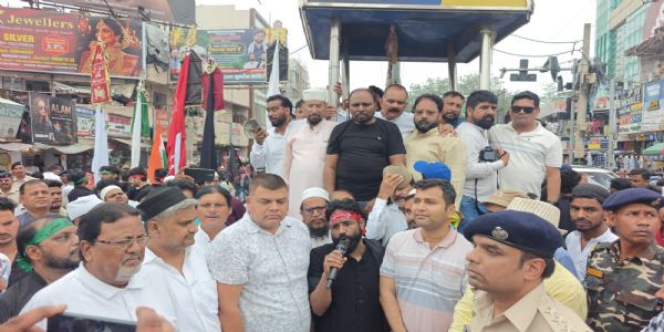 अकीदत के साथ निकला जुलूस-ए-आशूर, अमन का संदेश