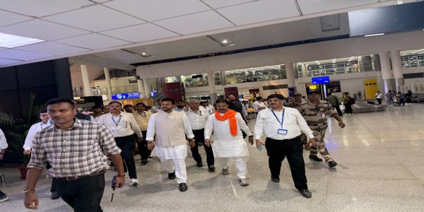 धर्म नगरी वाराणसी एयरपोर्ट से भारत की पहली 