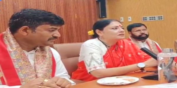 मंत्री अग्निमित्रा पाल ने सीएमईआरआई का दौरा किया, कहा - लोगों को गुमराह किया गया था