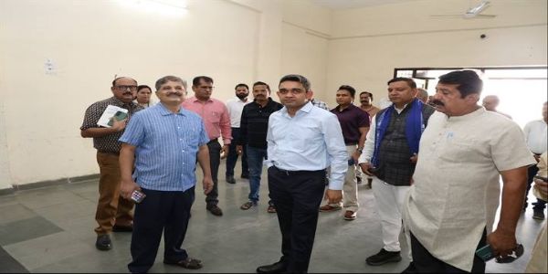 मप्रः मुख्य निर्वाचन पदाधिकारी ने भोपाल ईवीएम गोडाउन का किया निरीक्षण
