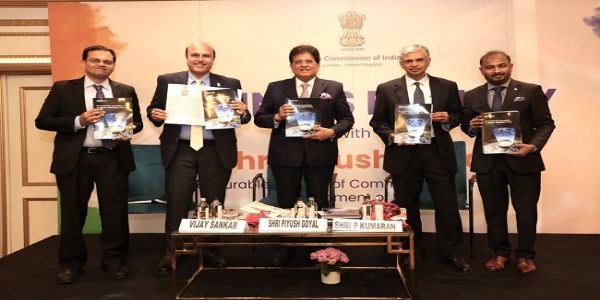 लंदन में भारत-यूके सीईटीए बिजनेस मैनुअल लॉन्च करते पीयूष गोयल