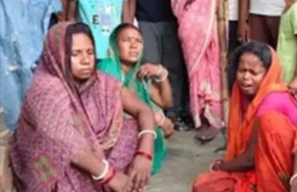 रोते बिलखते परिजन