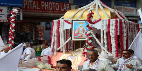 कबीर के भजनों से गूंज उठा छोटी काशी मंडी, कबीर जयंती के उपलक्ष में निकाली शोभायात्रा