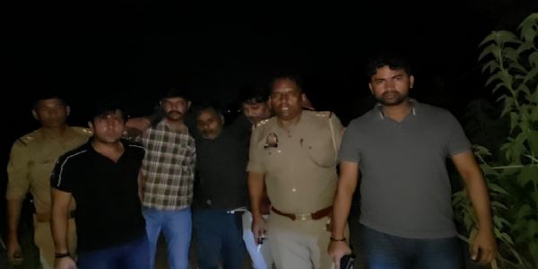 बकरी चोर गिराेह के दाे आराेपित मुठभेड़ में गिरफ्तार, एक घायल