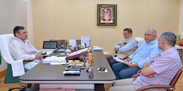 मुख्यमंत्री ने पांचना बांध के हितबद्ध पक्षों के हितों को लेकर की रिव्यू बैठक