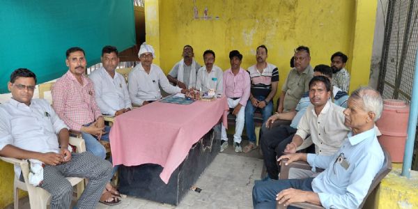 फर्रुखाबाद: ई-रजिस्ट्री प्रणाली के विरोध में तीसरे दिन भी हड़ताल पर रहे अधिवक्ता